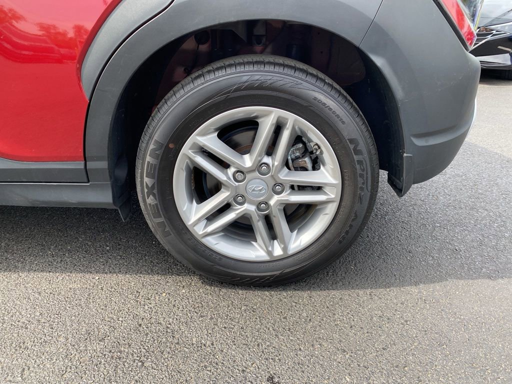 Certified 2023 Hyundai Kona SE AWD/4WD image 9