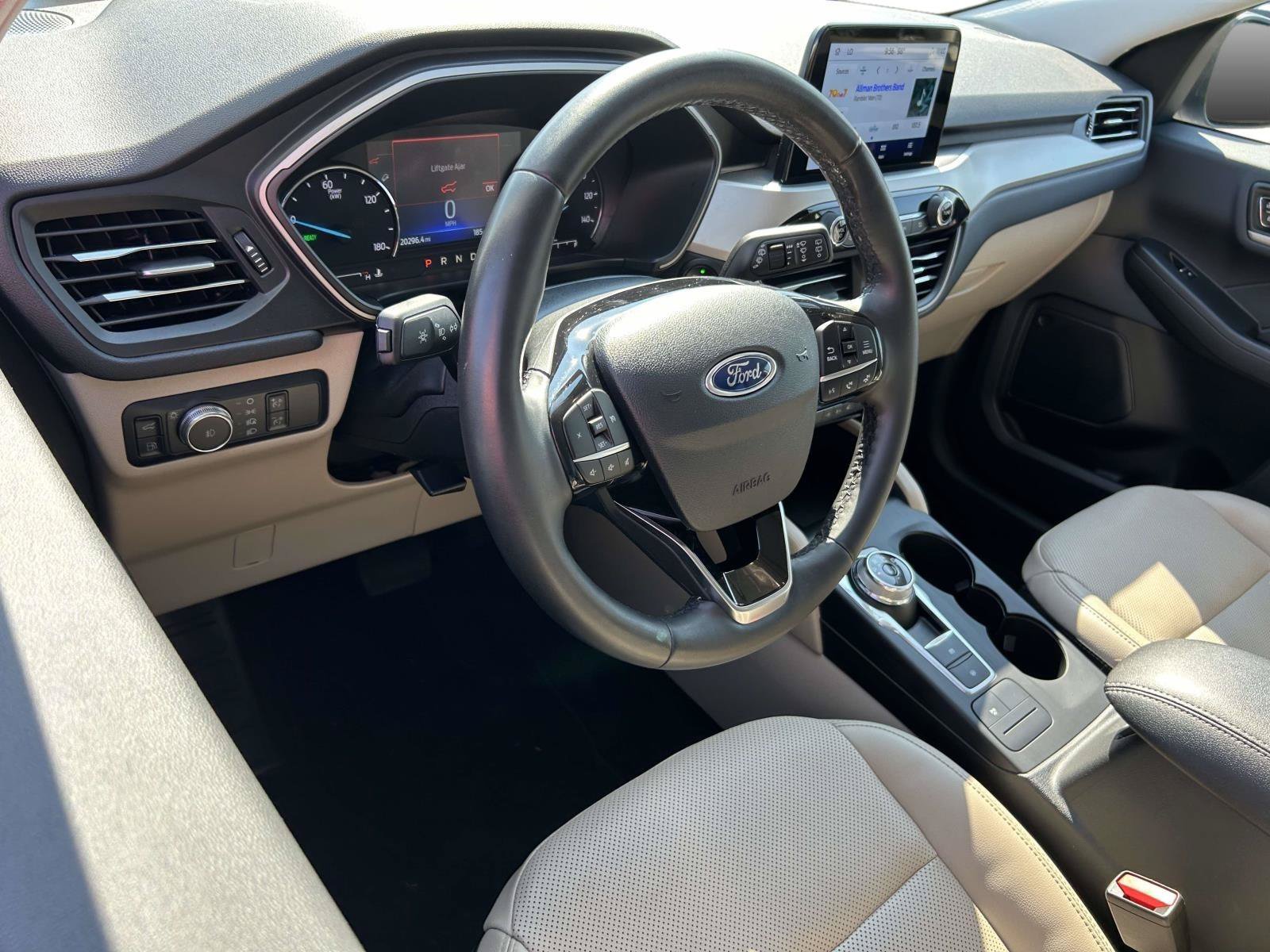 Used 2022 Ford Escape SEL AWD/4WD image 9