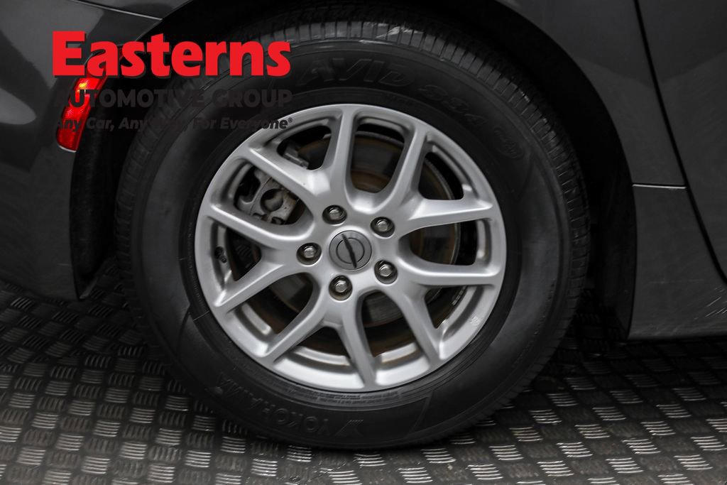 Used 2023 Chrysler Pacifica Touring-L image 31