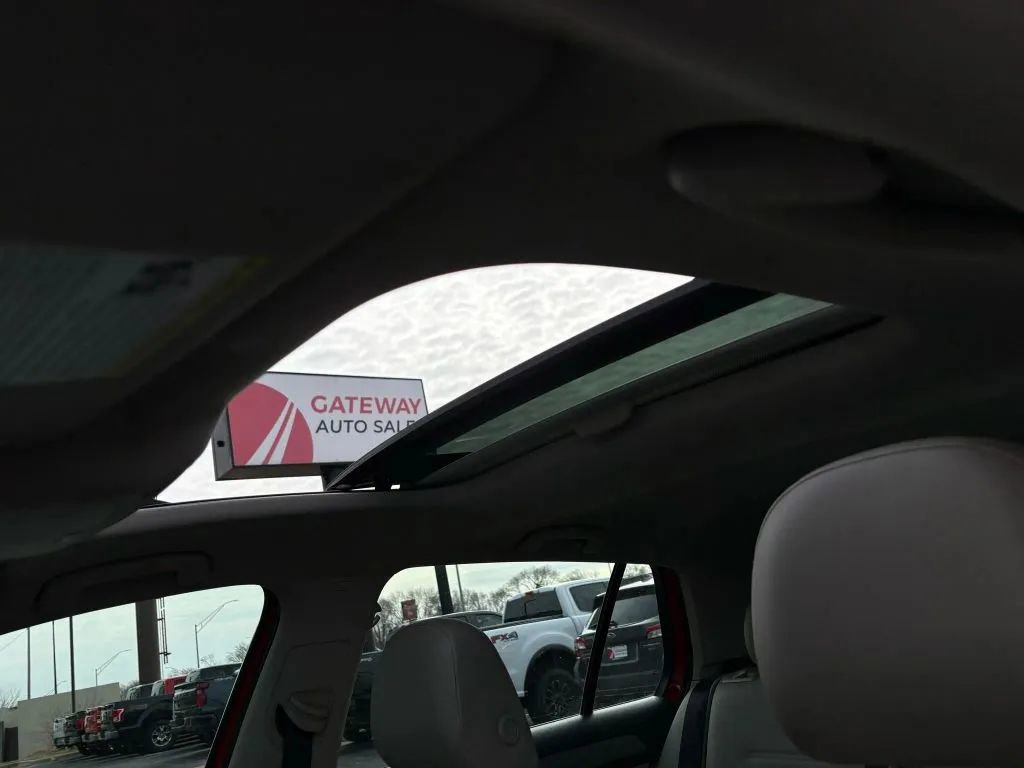 Used 2015 Volkswagen Golf S image 20