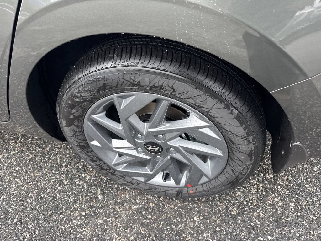New 2026 Hyundai Elantra Hybrid FWD image 17