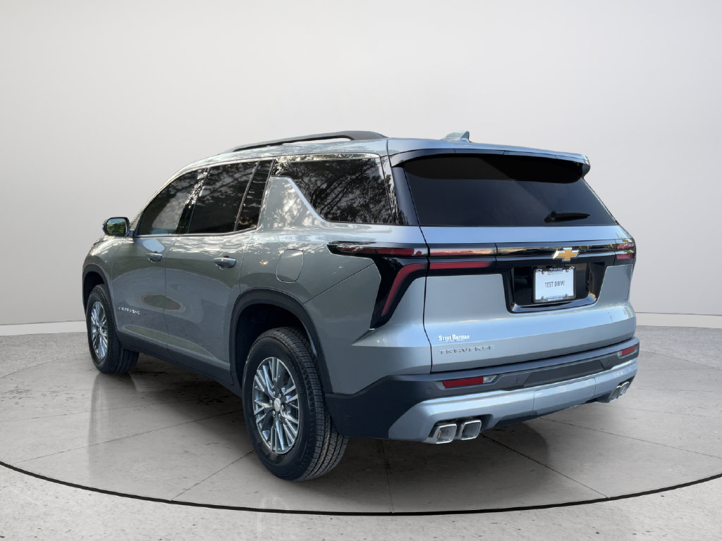 New 2027 Chevrolet Traverse LT w/ LPO, Floor Liner Package FWD image 7