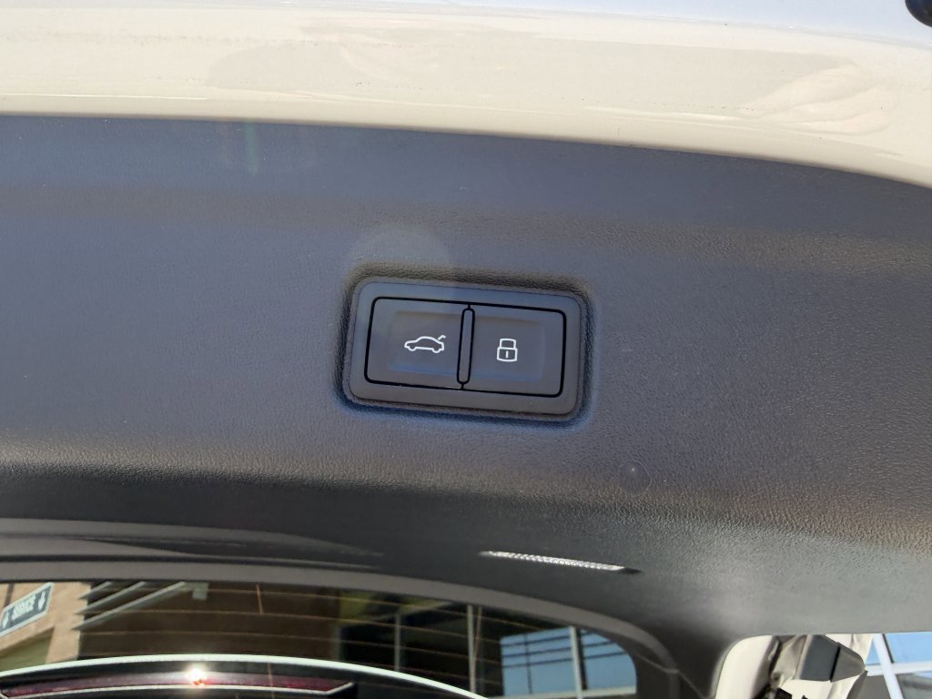 Used 2025 Audi Q6 e-tron Premium w/ Convenience Package RWD image 41