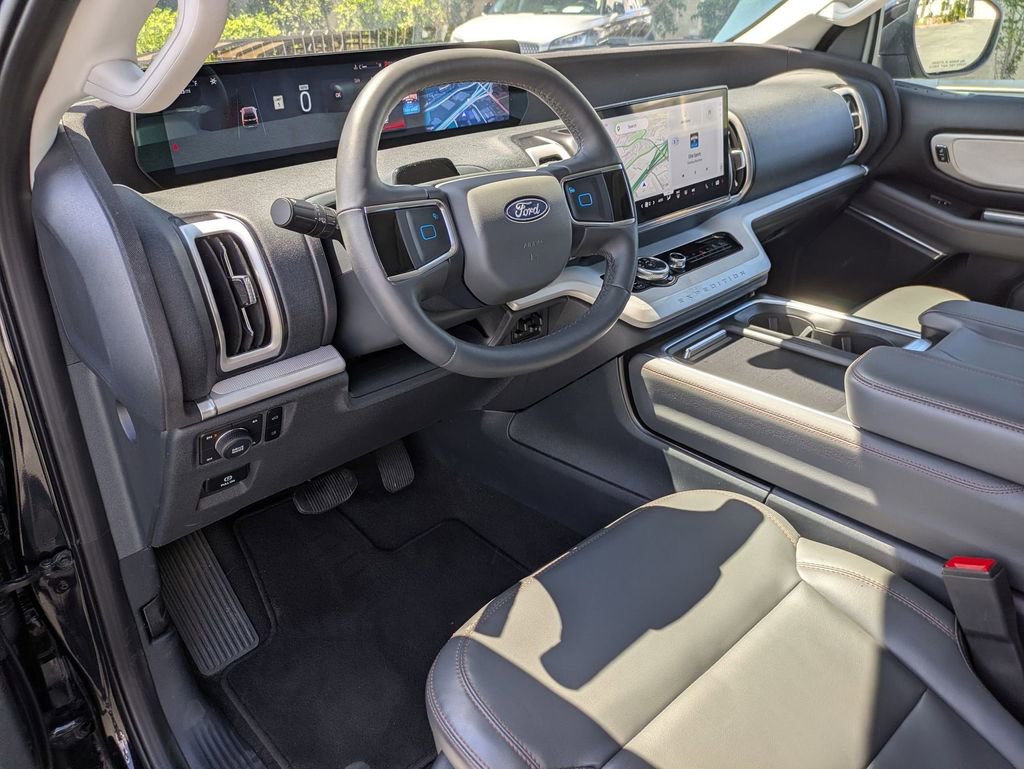 Used 2025 Ford Expedition Active AWD/4WD image 15