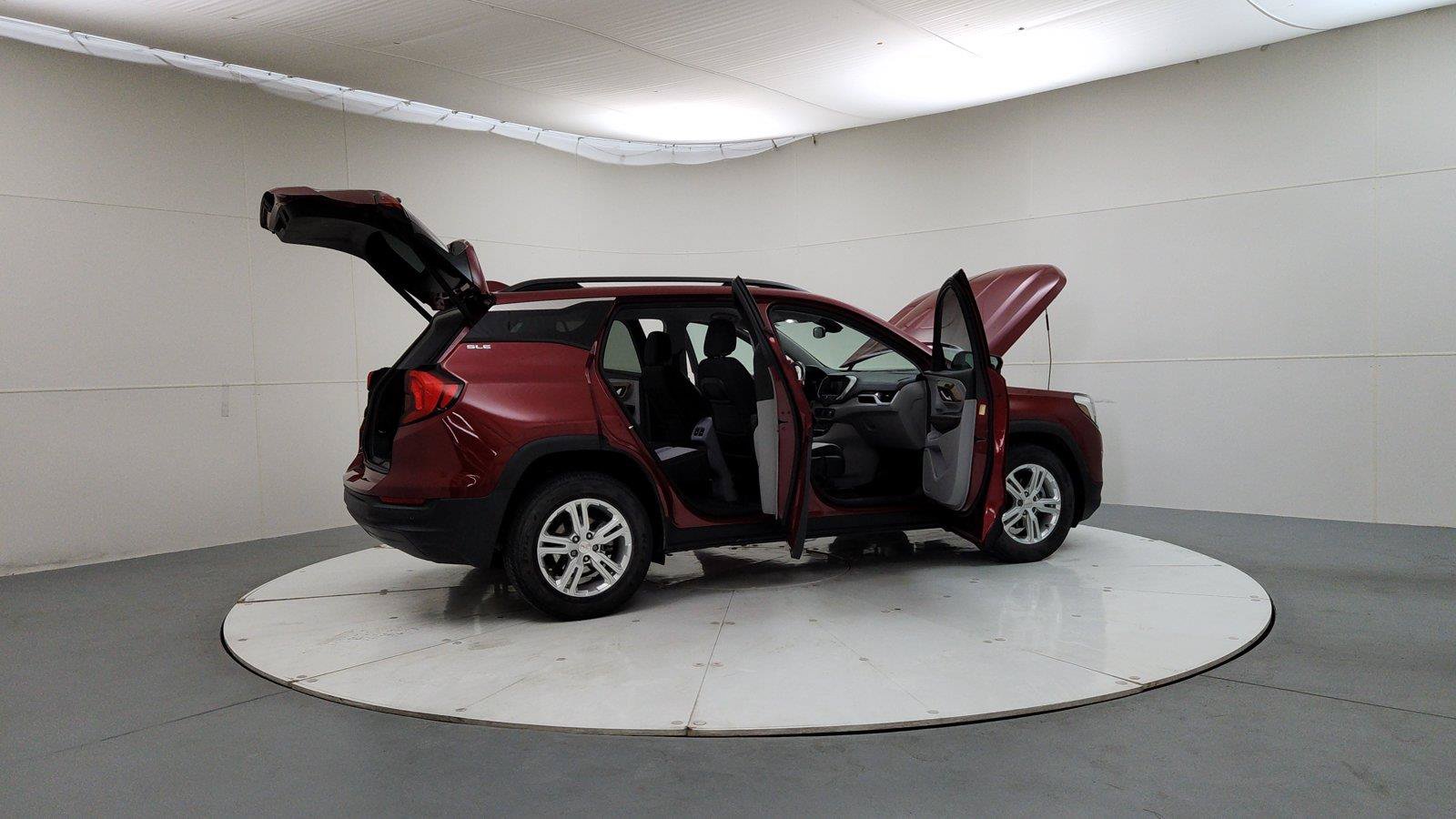 Used 2020 GMC Terrain SLE w/ Driver Convenience Package FWD image 12
