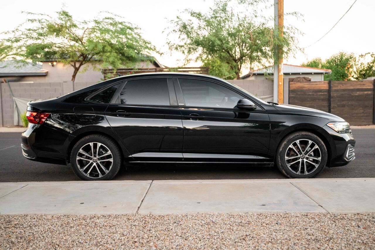 Used 2024 Volkswagen Jetta Sport image 6