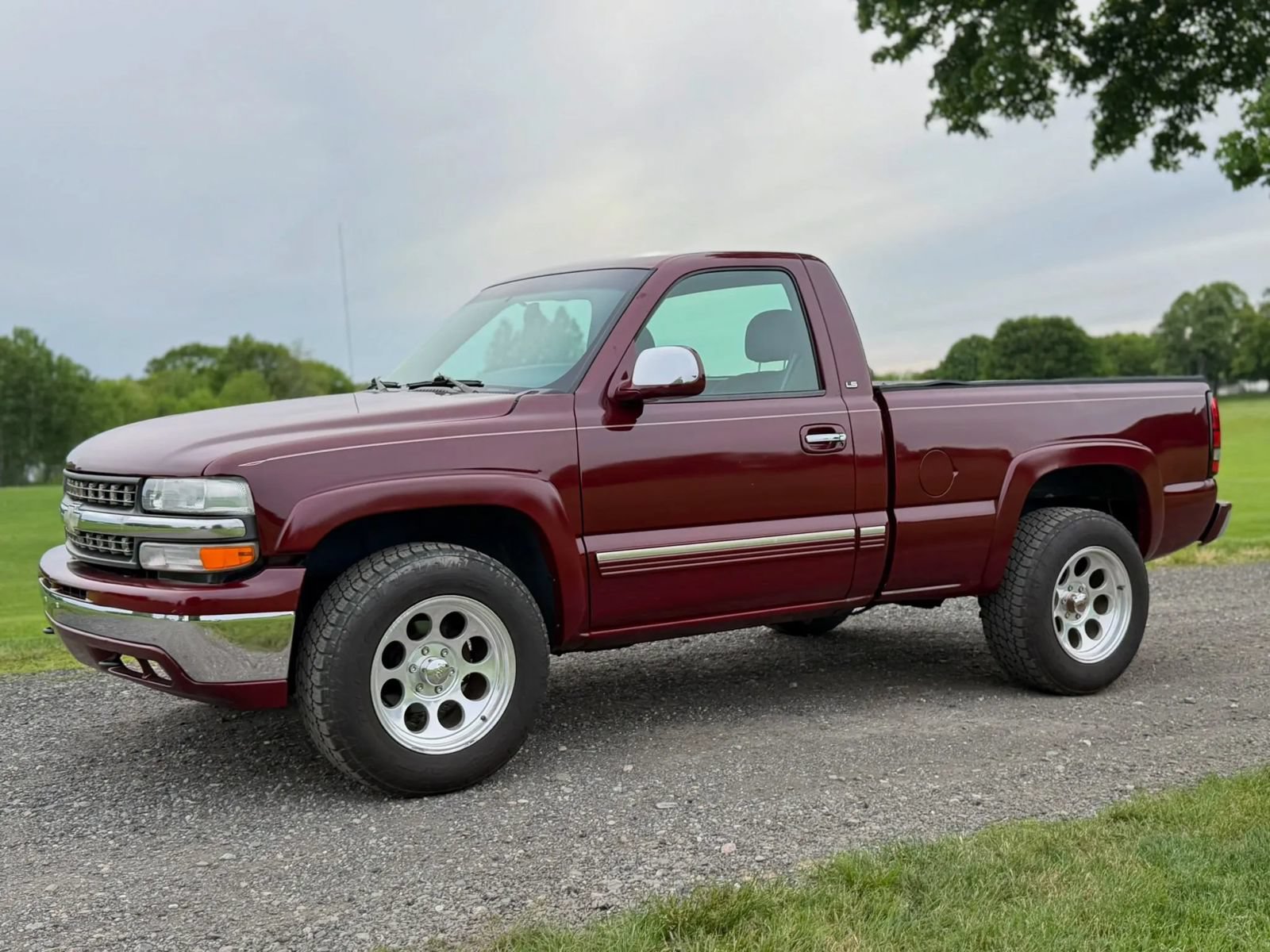 Used 2001 Chevrolet Silverado 1500 LS w/ Off-Road Chassis Pkg AWD/4WD image 13