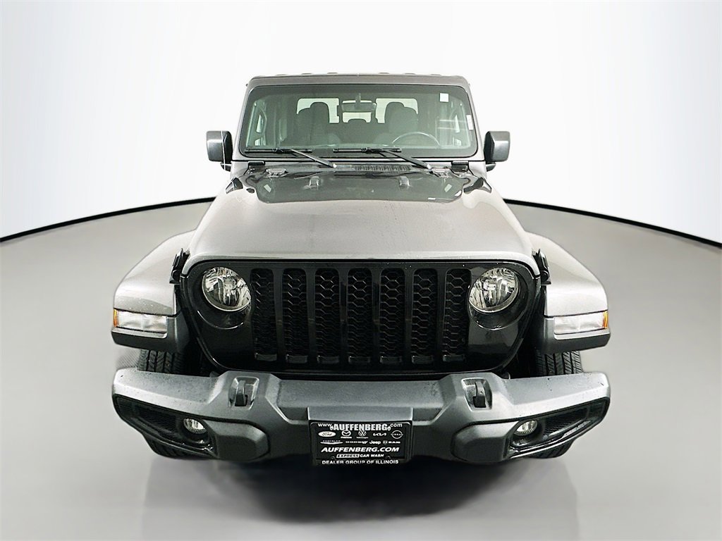Used 2022 Jeep Gladiator Sport image 2