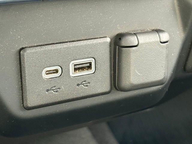 Used 2020 Chevrolet Silverado 1500 LT Trail Boss w/ Convenience Package AWD/4WD image 22