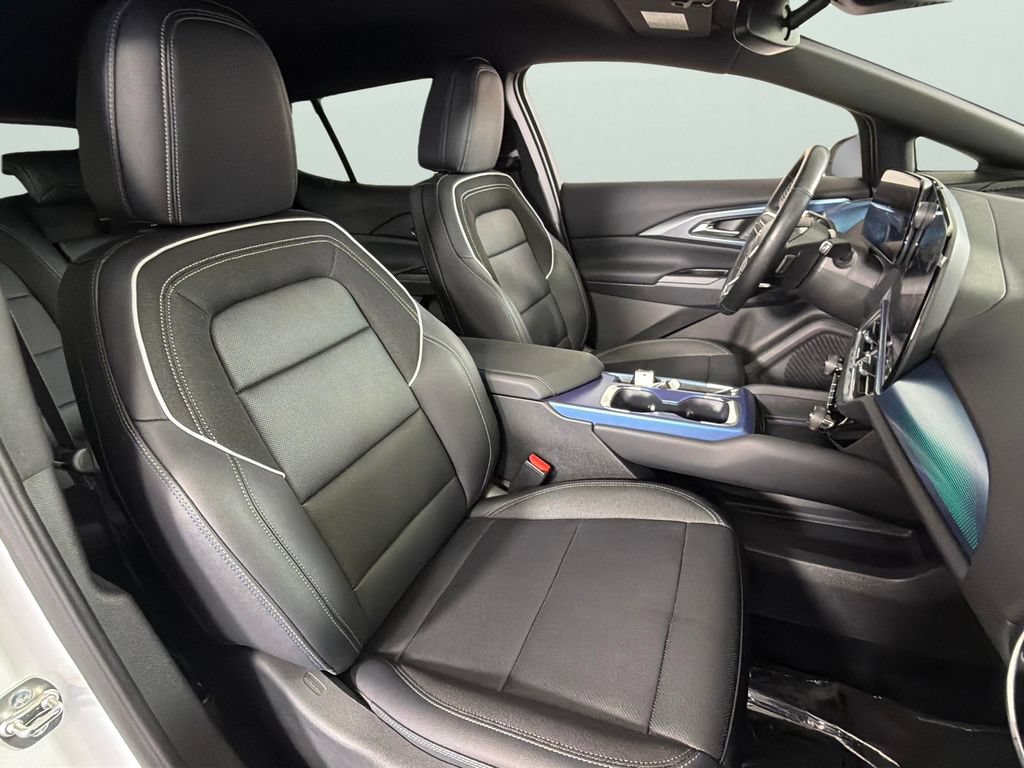 Certified 2024 Chevrolet Equinox EV LT FWD image 35