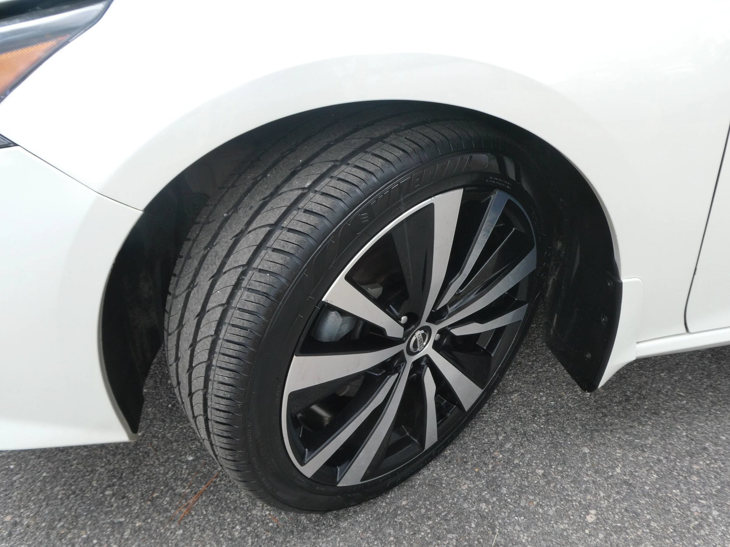Used 2019 Nissan Altima 2.5 Platinum FWD image 33