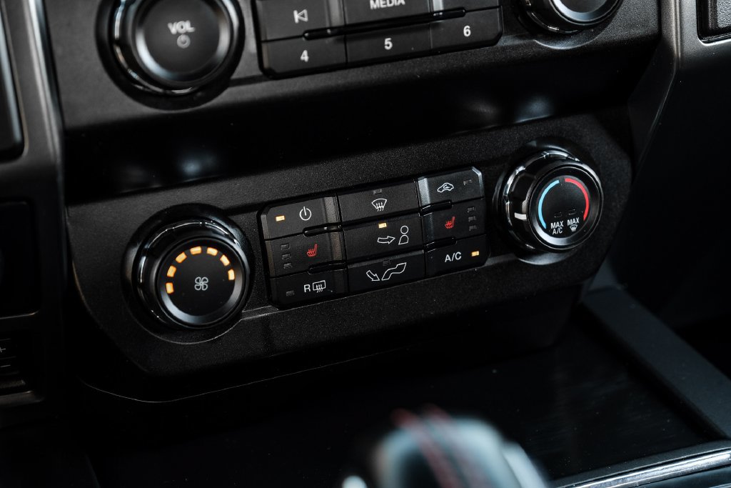 Used 2019 Ford F150 XLT w/ Equipment Group 302A Luxury AWD/4WD image 27