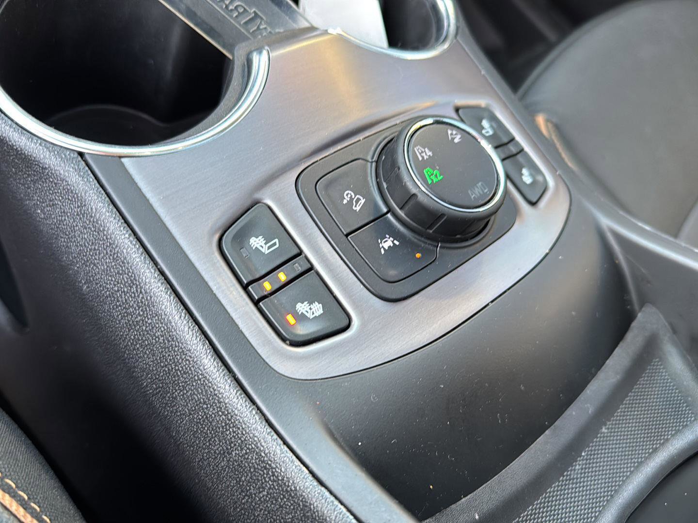 Used 2024 GMC Terrain AT4 image 27