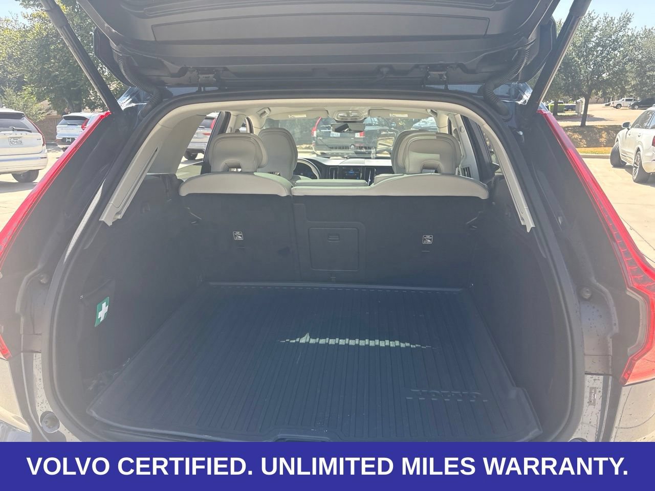 Certified 2024 Volvo XC60 B5 Core w/ Protection Package Premier AWD/4WD image 10