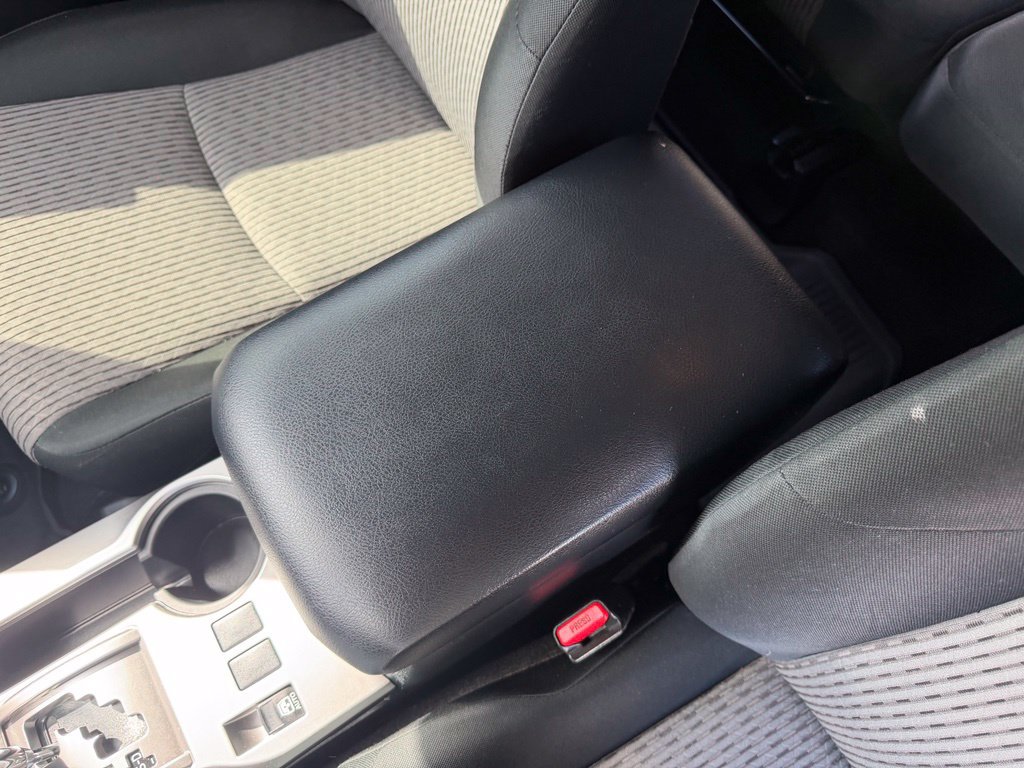 Used 2018 Toyota 4Runner SR5 AWD/4WD image 25