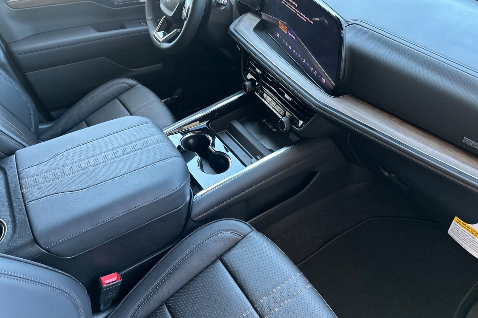 New 2025 Chevrolet Suburban High Country image 19