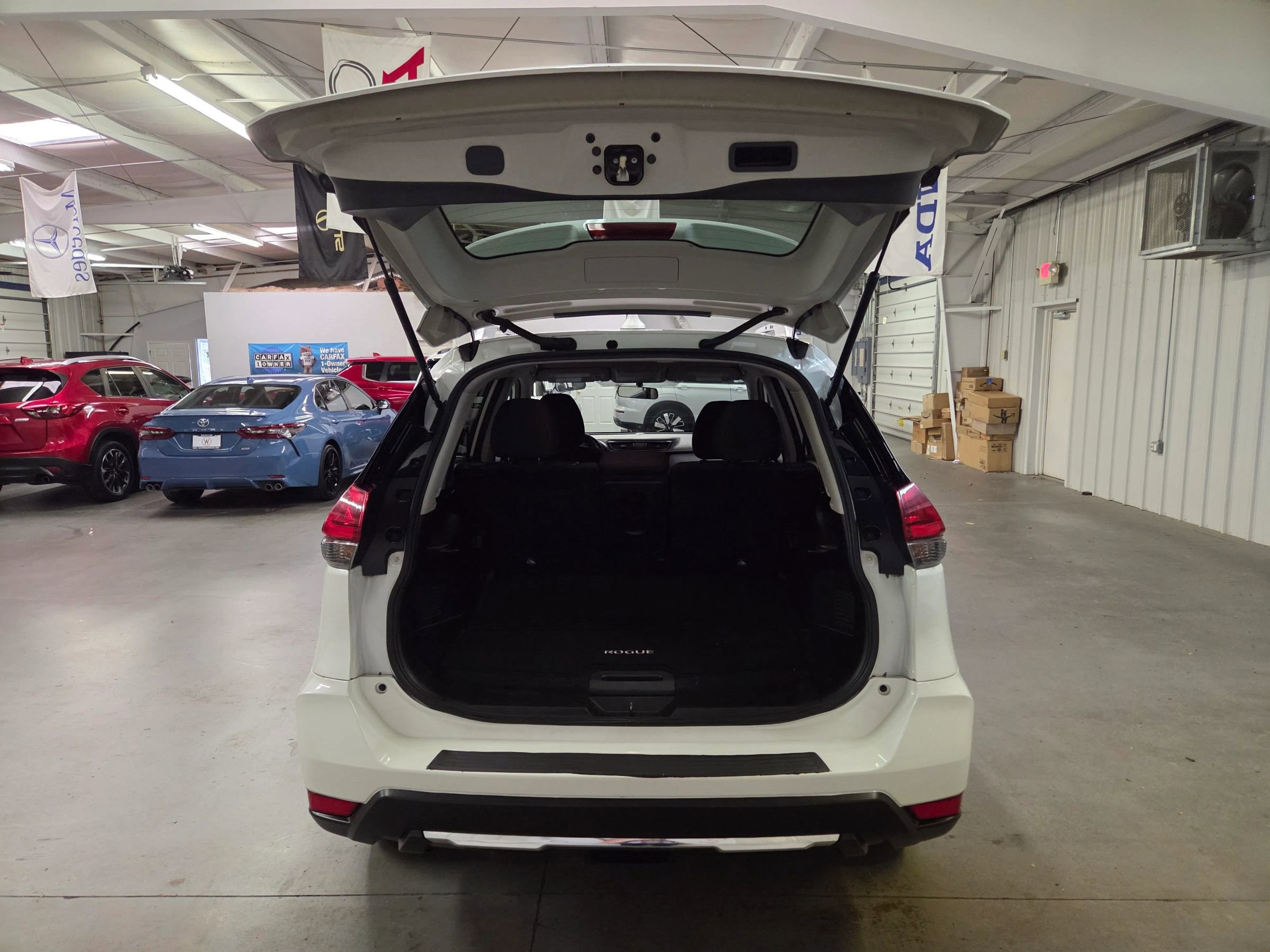 Used 2017 Nissan Rogue SV image 36