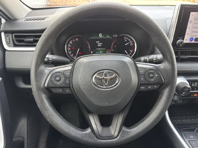 Used 2025 Toyota RAV4 XLE FWD image 13