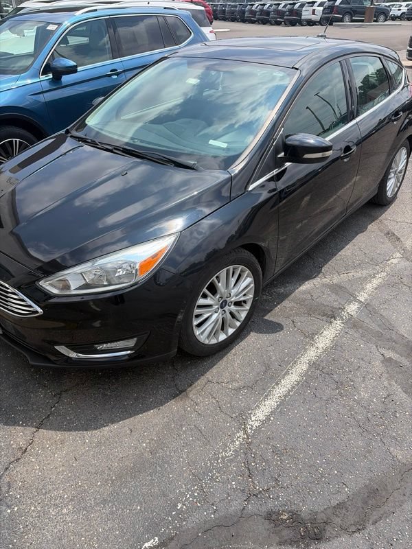 Used 2016 Ford Focus Titanium w/ Titanium Cold Weather Package FWD image 4