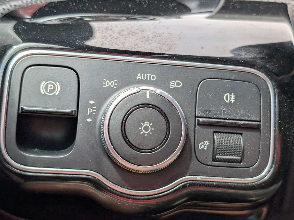 Used 2020 Mercedes-Benz A 220 w/ Premium Package image 30