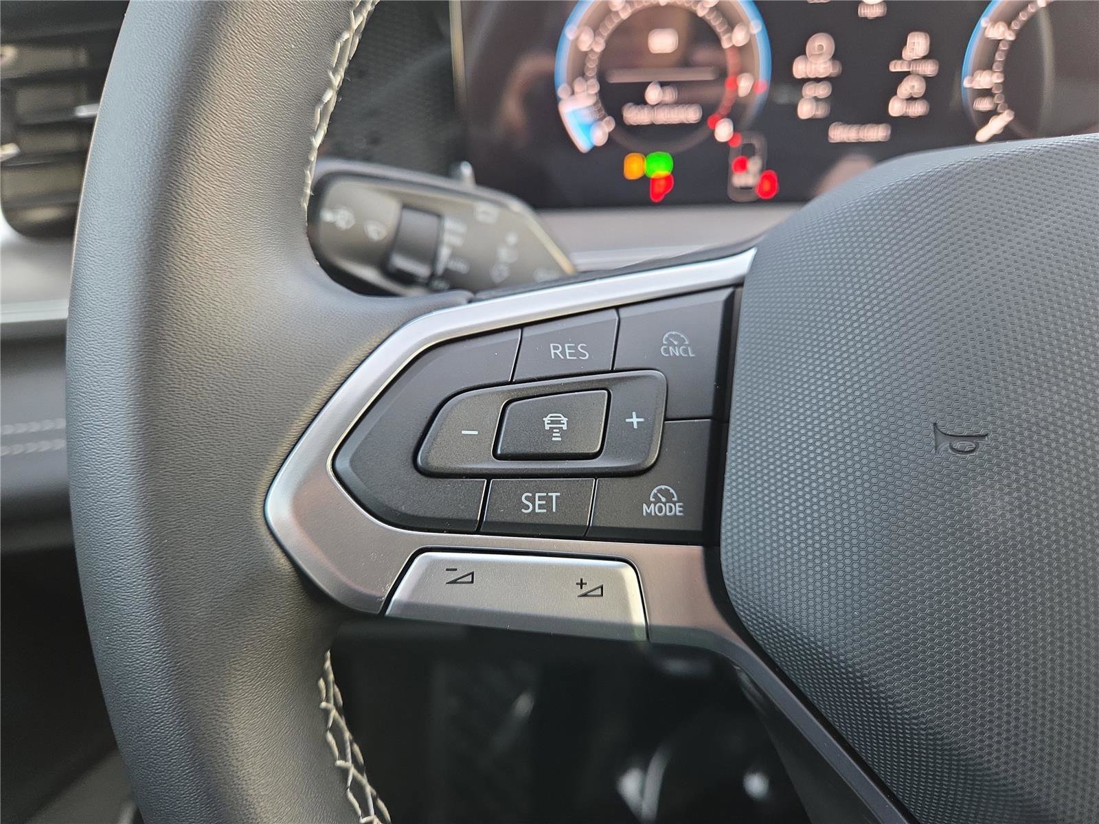 New 2026 Volkswagen Tiguan SE image 16