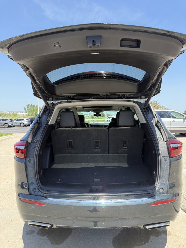 Used 2021 Buick Enclave Avenir w/ Avenir Technology Package image 25