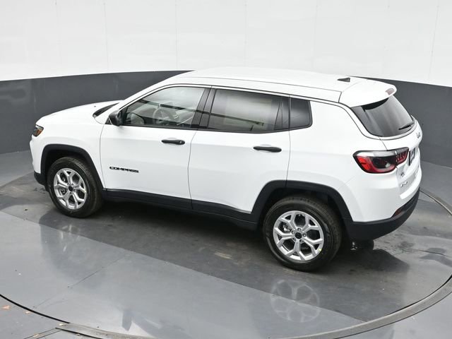 Used 2025 Jeep Compass Sport image 26