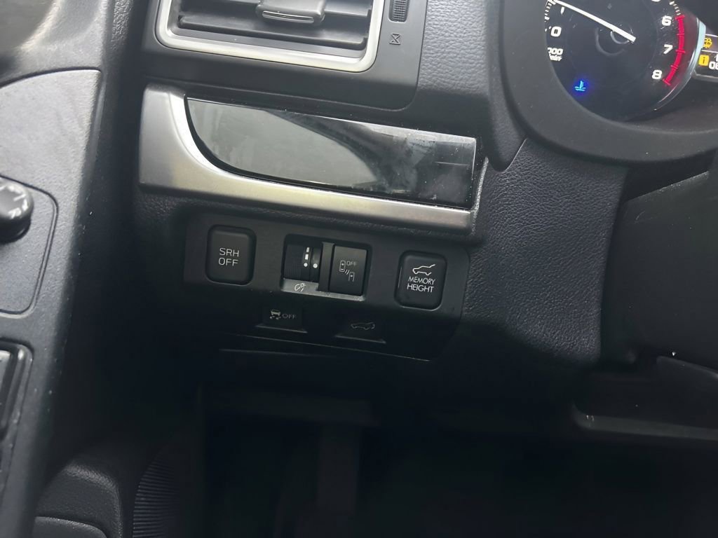 Used 2018 Subaru Forester 2.5i Touring w/ Popular Package #3B image 16