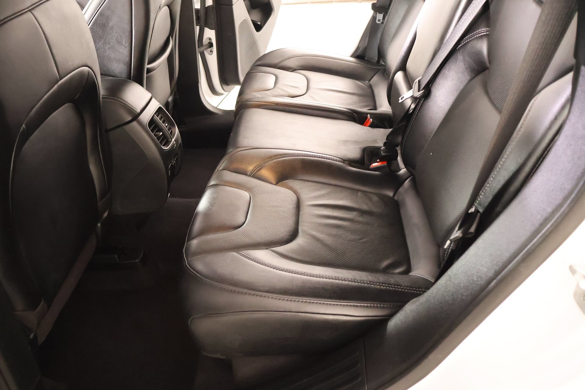 Used 2023 Jeep Cherokee Altitude Lux AWD/4WD image 13