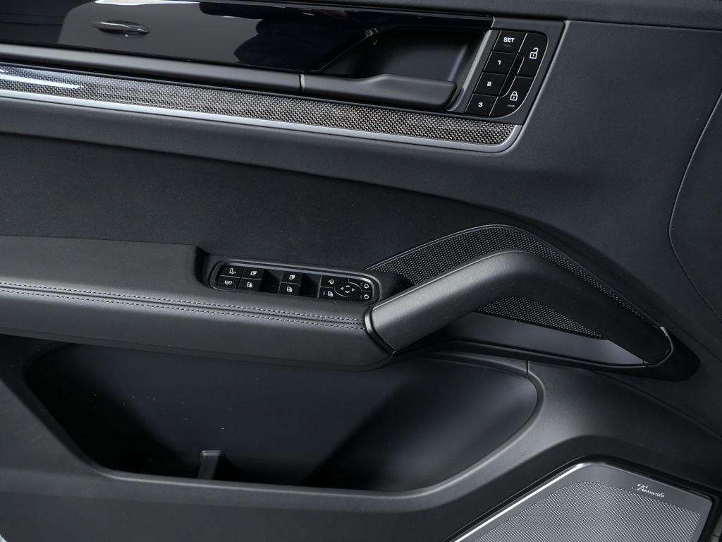 New 2026 Porsche Cayenne Turbo image 6