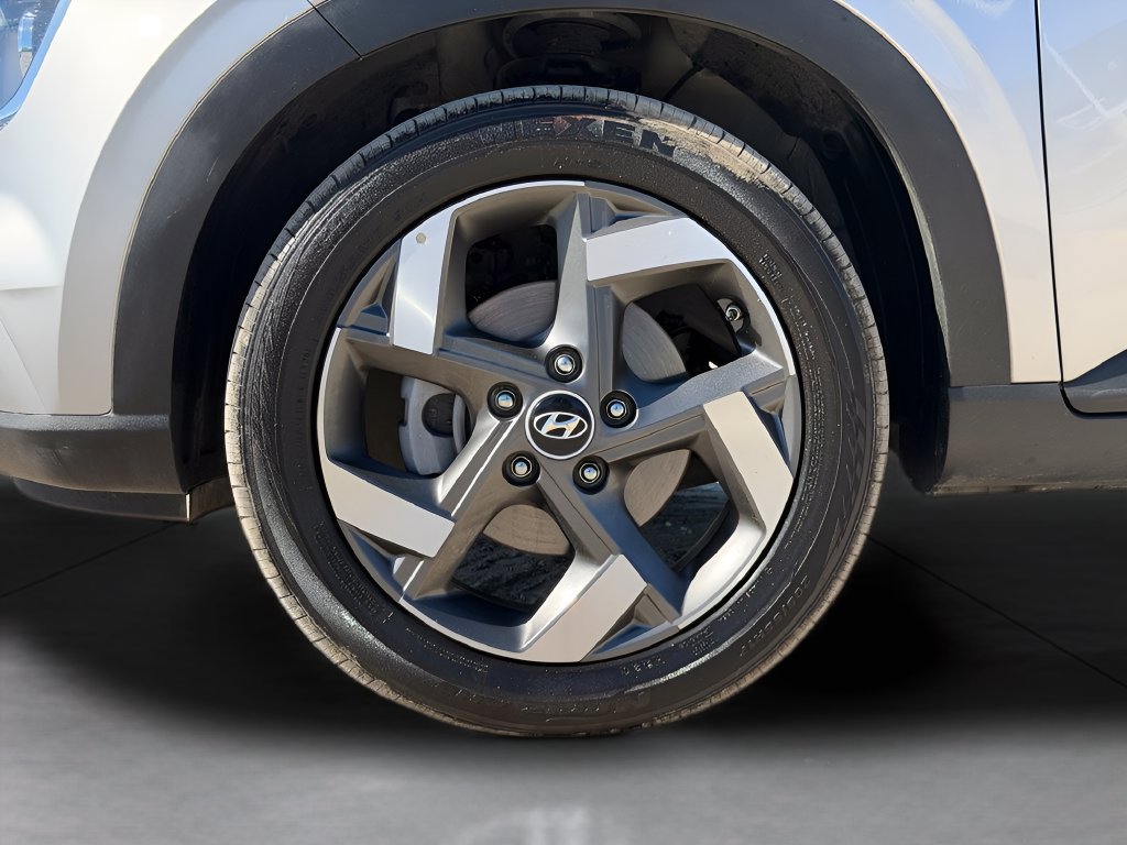Used 2025 Hyundai Venue SEL FWD image 30