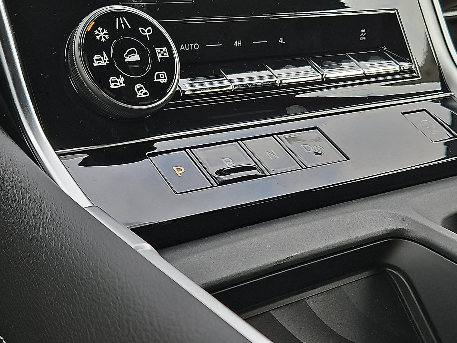 New 2026 Nissan Armada SL image 11