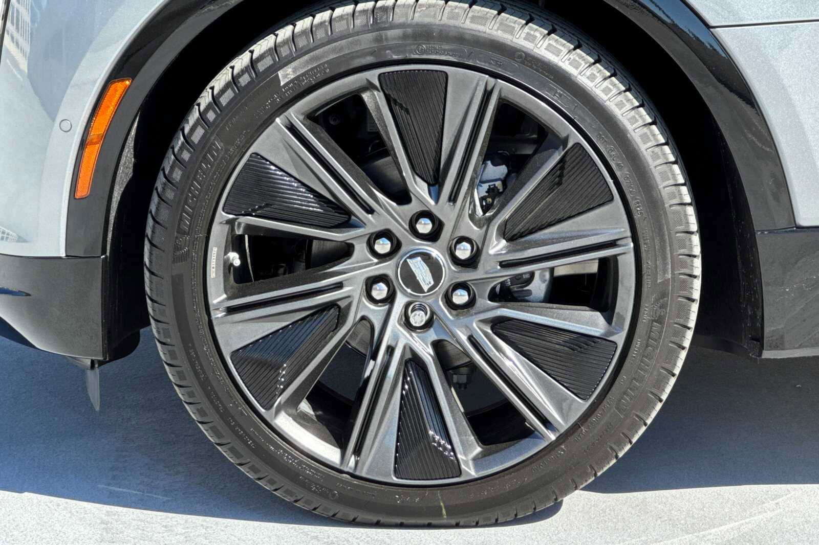New 2026 Cadillac Lyriq Signature Sport w/ LPO, Floor Liner Package image 25