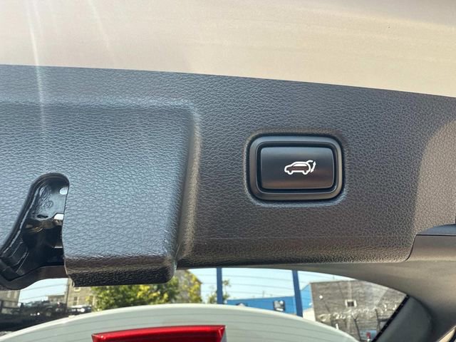 Used 2022 Kia Telluride SX w/ SX Prestige Package image 9