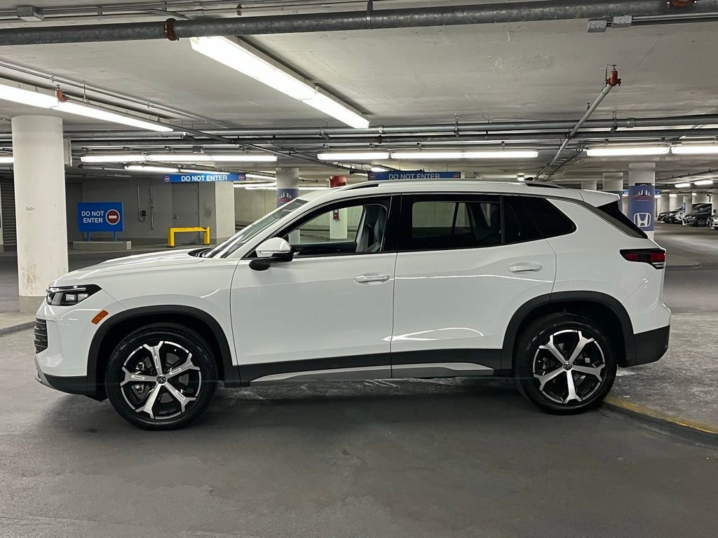 New 2025 Volkswagen Tiguan SE image 34