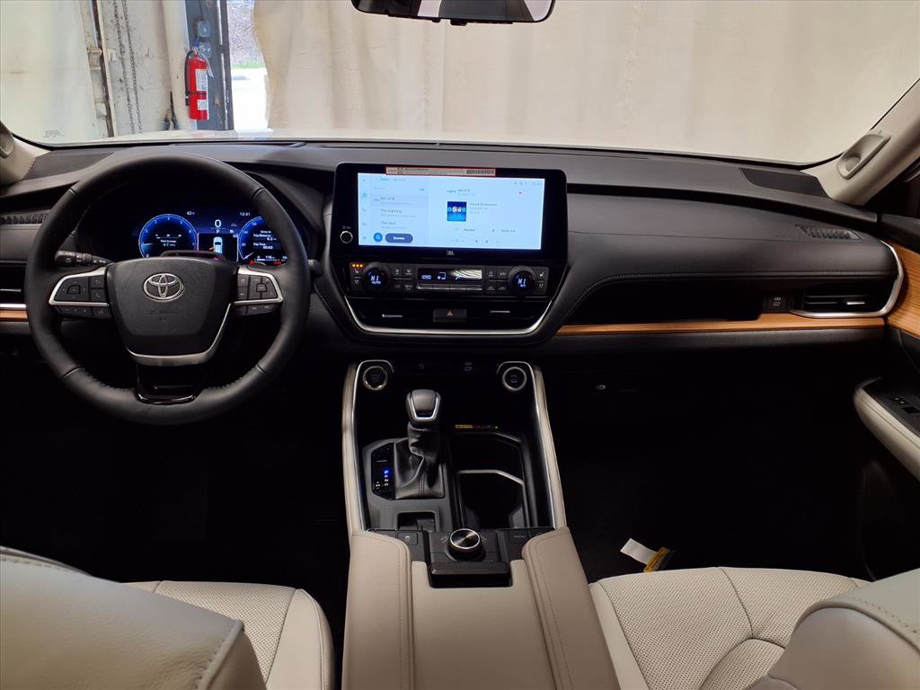 New 2026 Toyota Grand Highlander Platinum image 11