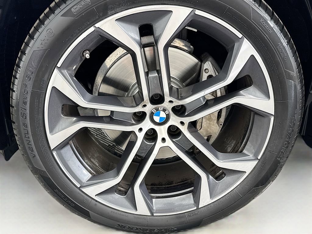 Used 2024 BMW X5 xDrive40i w/ Parking Assistance Package image 29