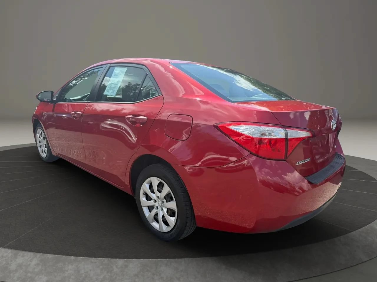 Used 2015 Toyota Corolla LE FWD image 7