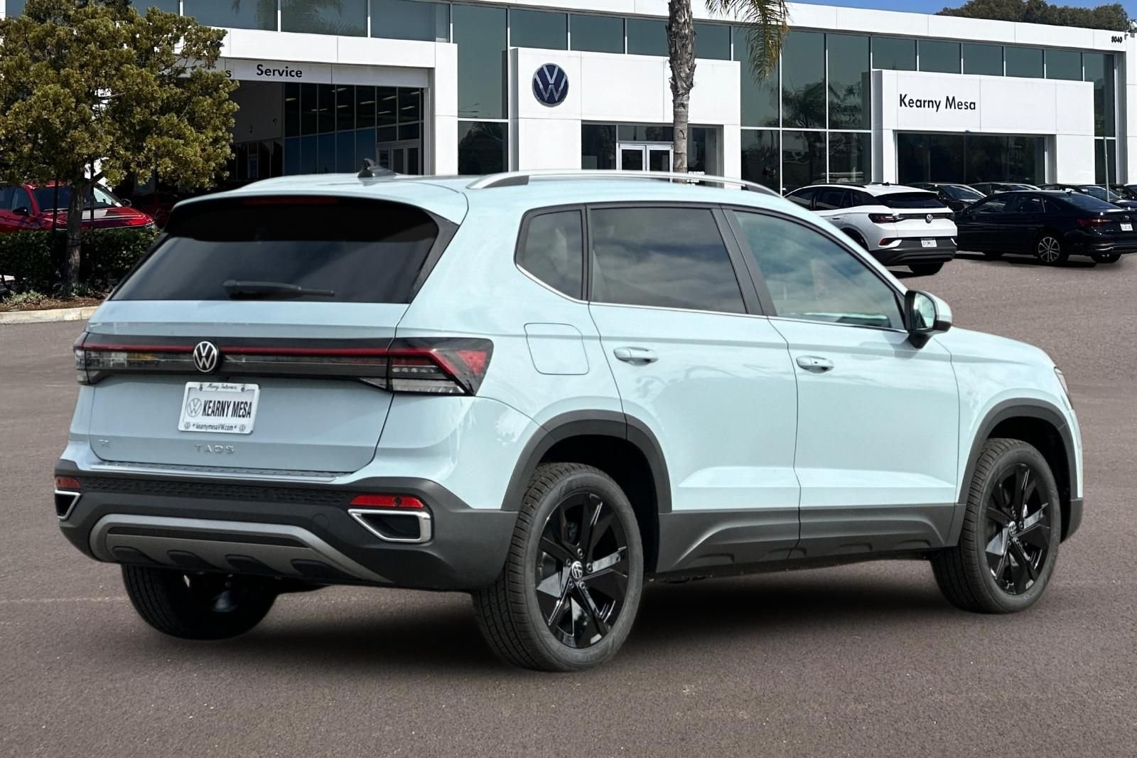 New 2026 Volkswagen Taos SE FWD image 4