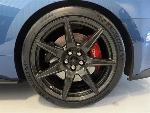 Used 2021 Ford Mustang Shelby GT500 w/ Carbon Fiber Track Pack RWD image 40