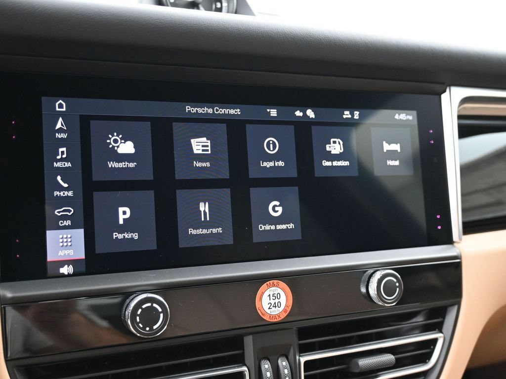 Certified 2026 Porsche Macan AWD/4WD image 11