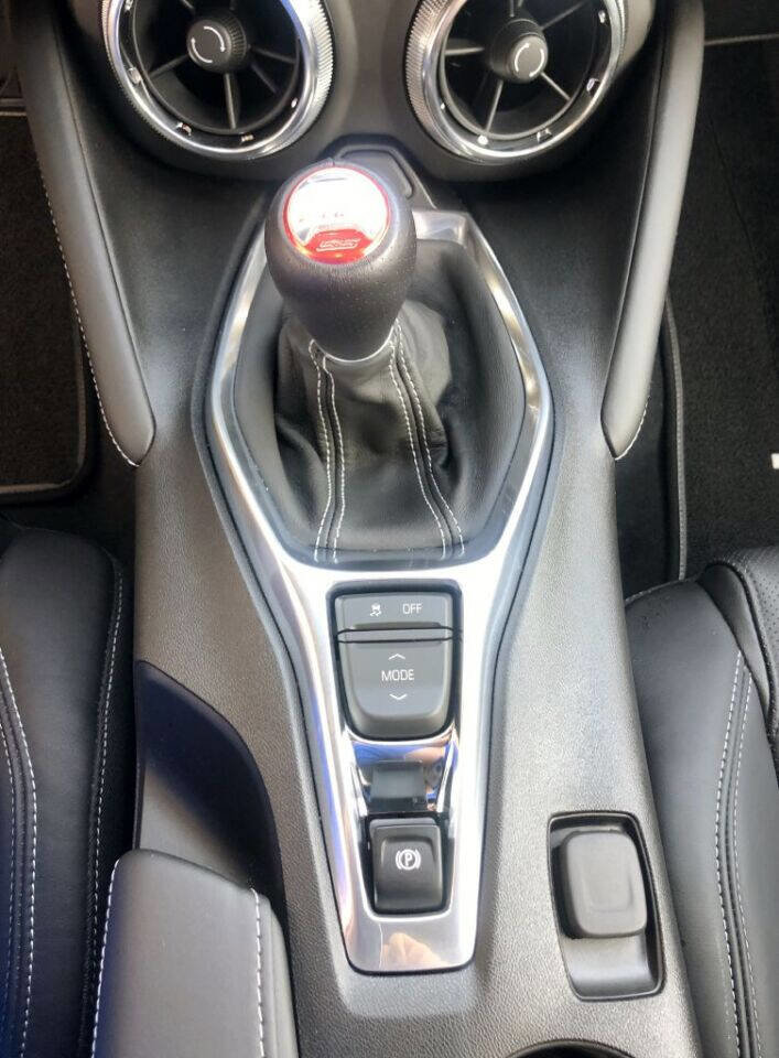 Used 2018 Chevrolet Camaro SS image 26