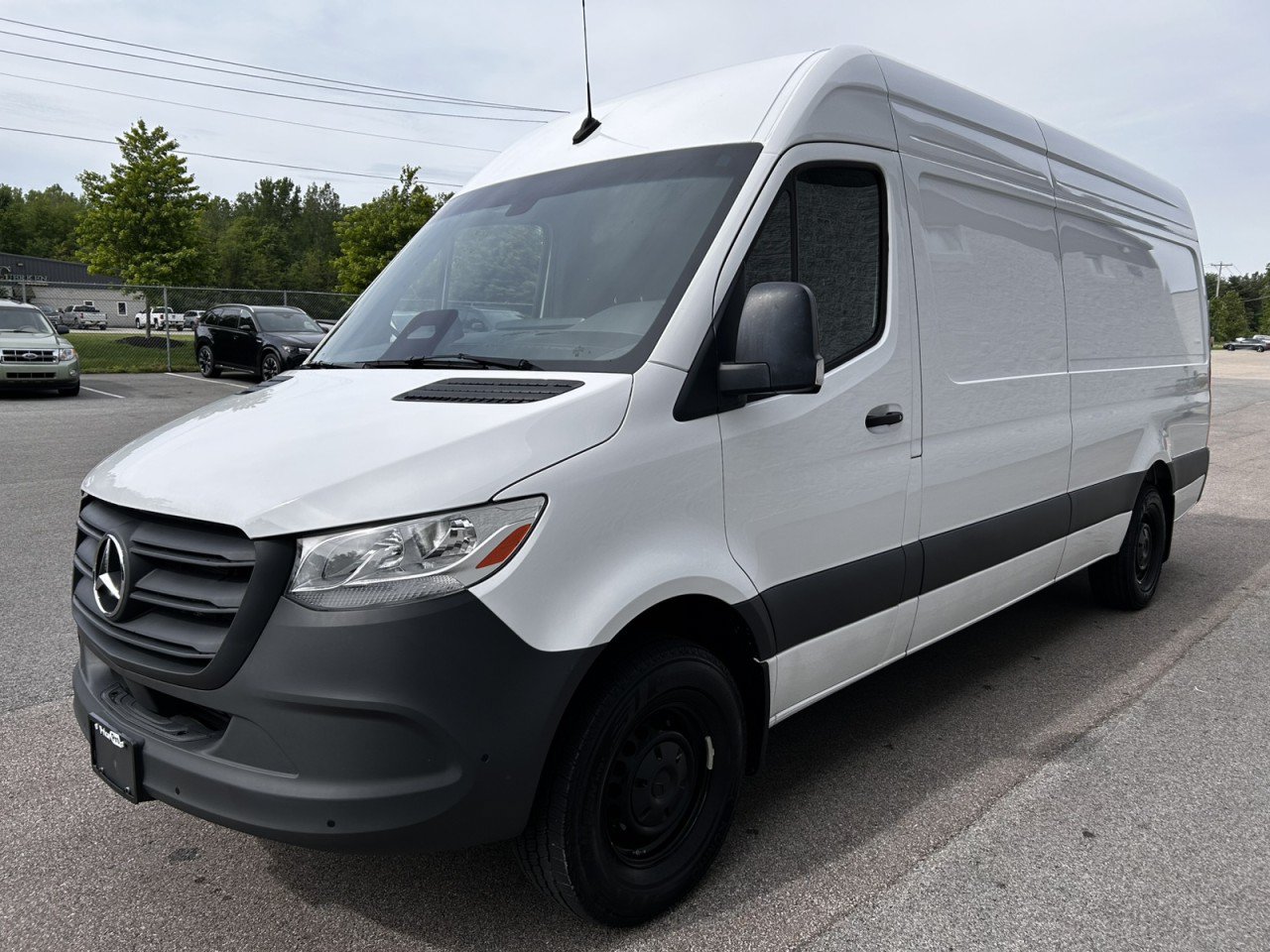 Used 2025 Mercedes-Benz Sprinter 2500 image 3