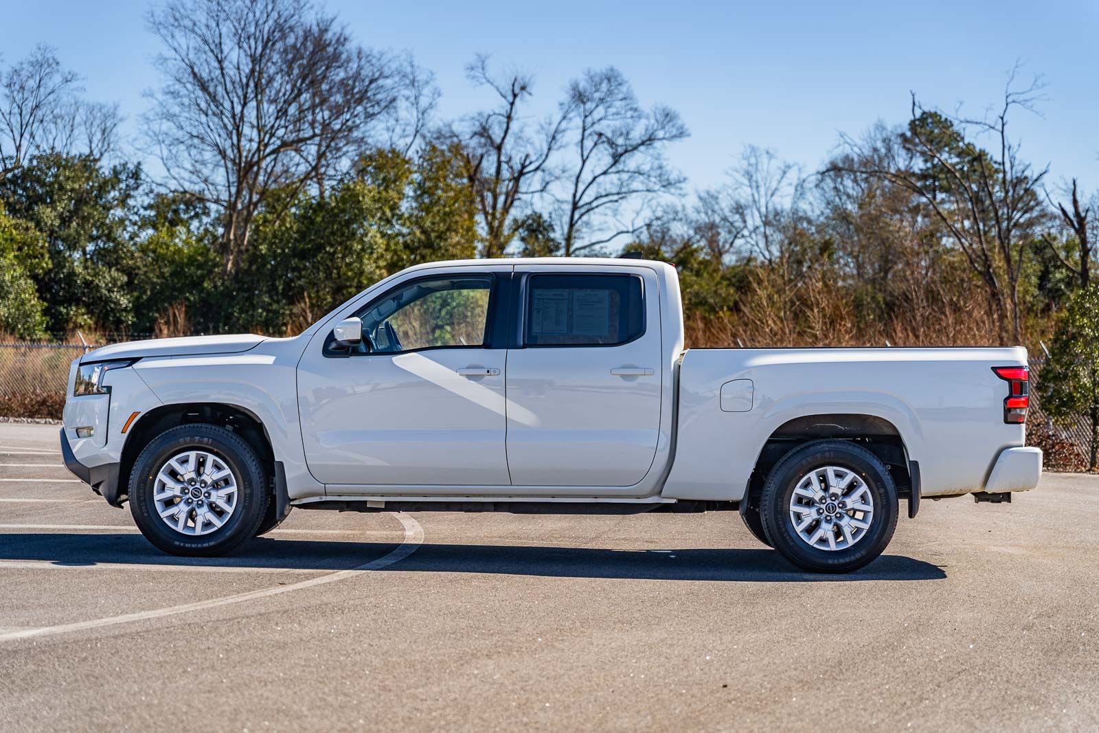 Used 2024 Nissan Frontier SV w/ Technology Package image 4