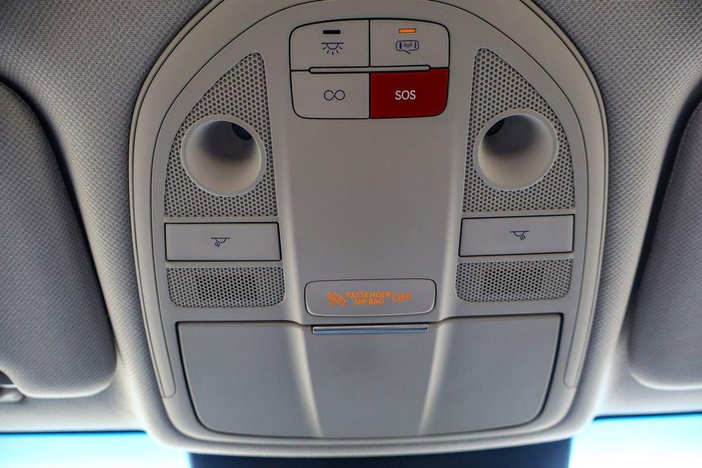 Used 2026 Genesis G70 2.5T image 34