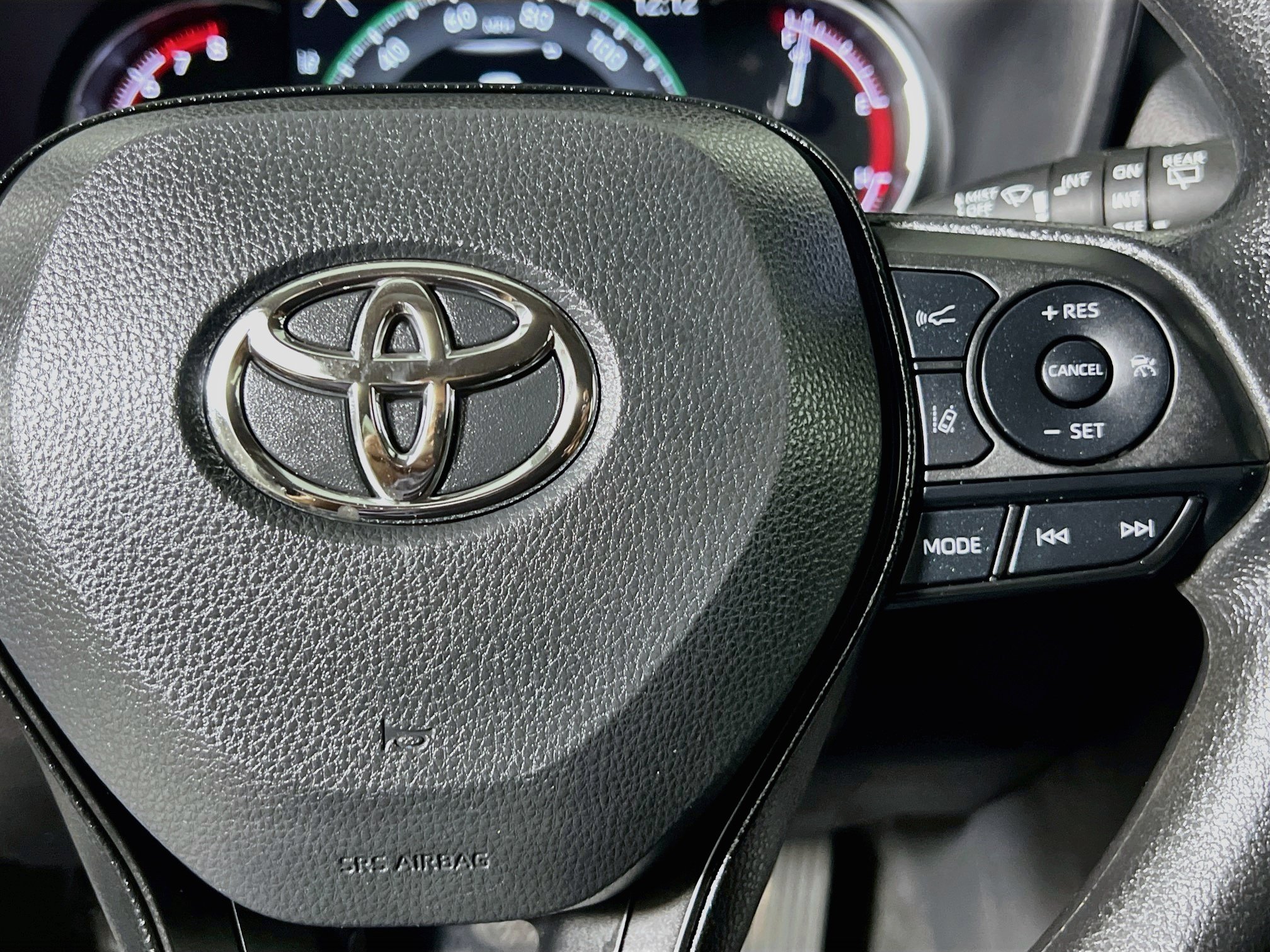 Used 2025 Toyota RAV4 XLE FWD image 20