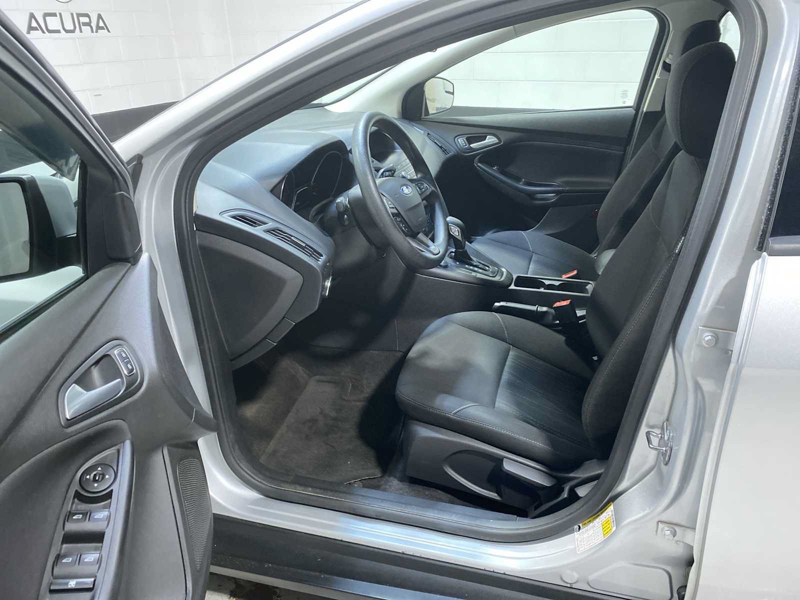 Used 2018 Ford Focus SE FWD video 2