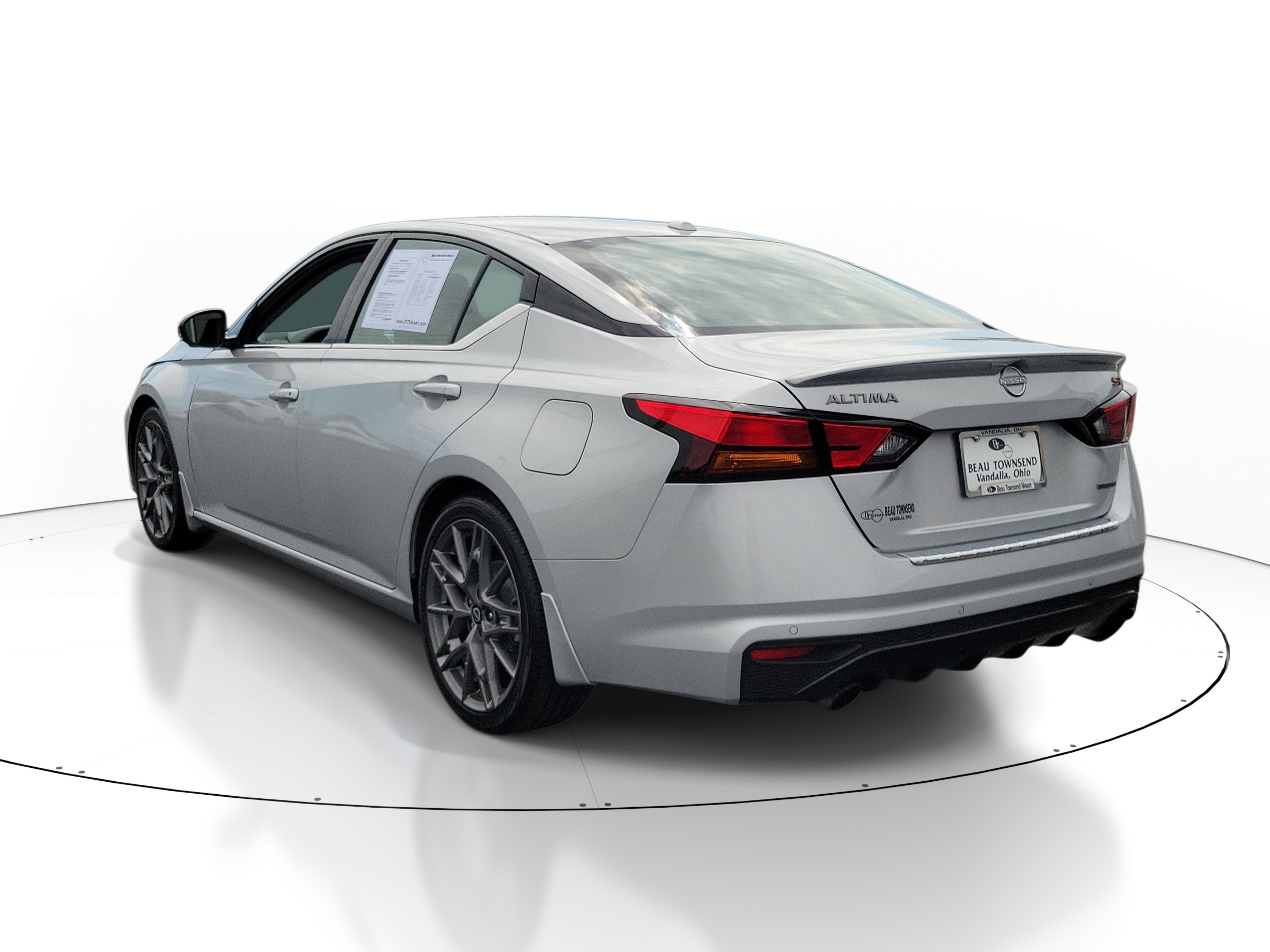 Certified 2023 Nissan Altima 2.0 SR FWD image 3