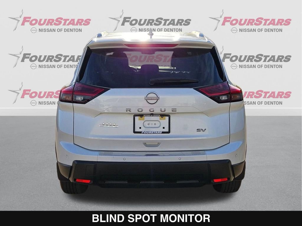 Used 2024 Nissan Rogue SV w/ SV Premium Package image 5