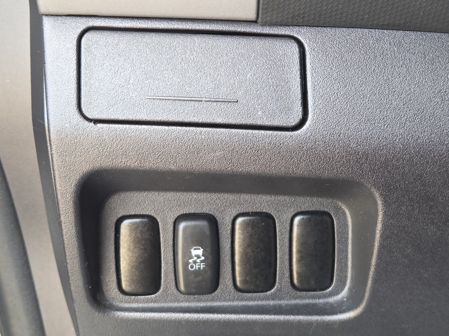 Used 2012 Mitsubishi Outlander ES FWD image 6